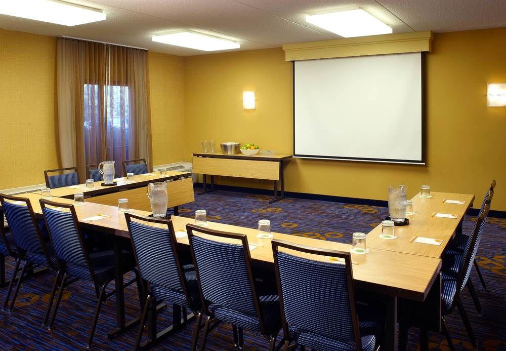 Courtyard By Marriott Chicago Waukegan / Gurnee Exterior foto