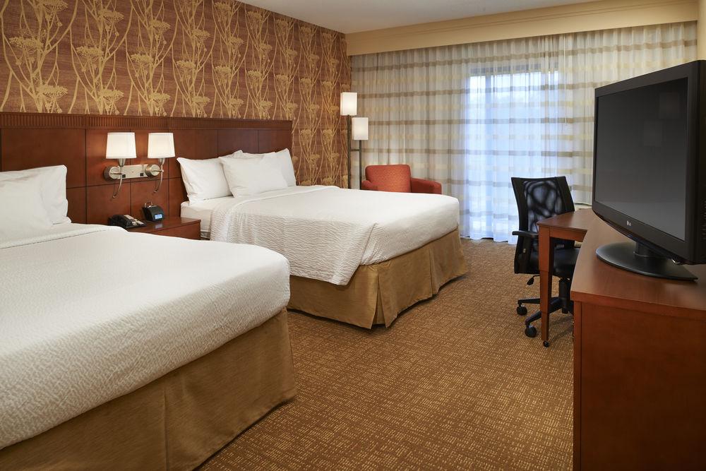 Courtyard By Marriott Chicago Waukegan / Gurnee Exterior foto