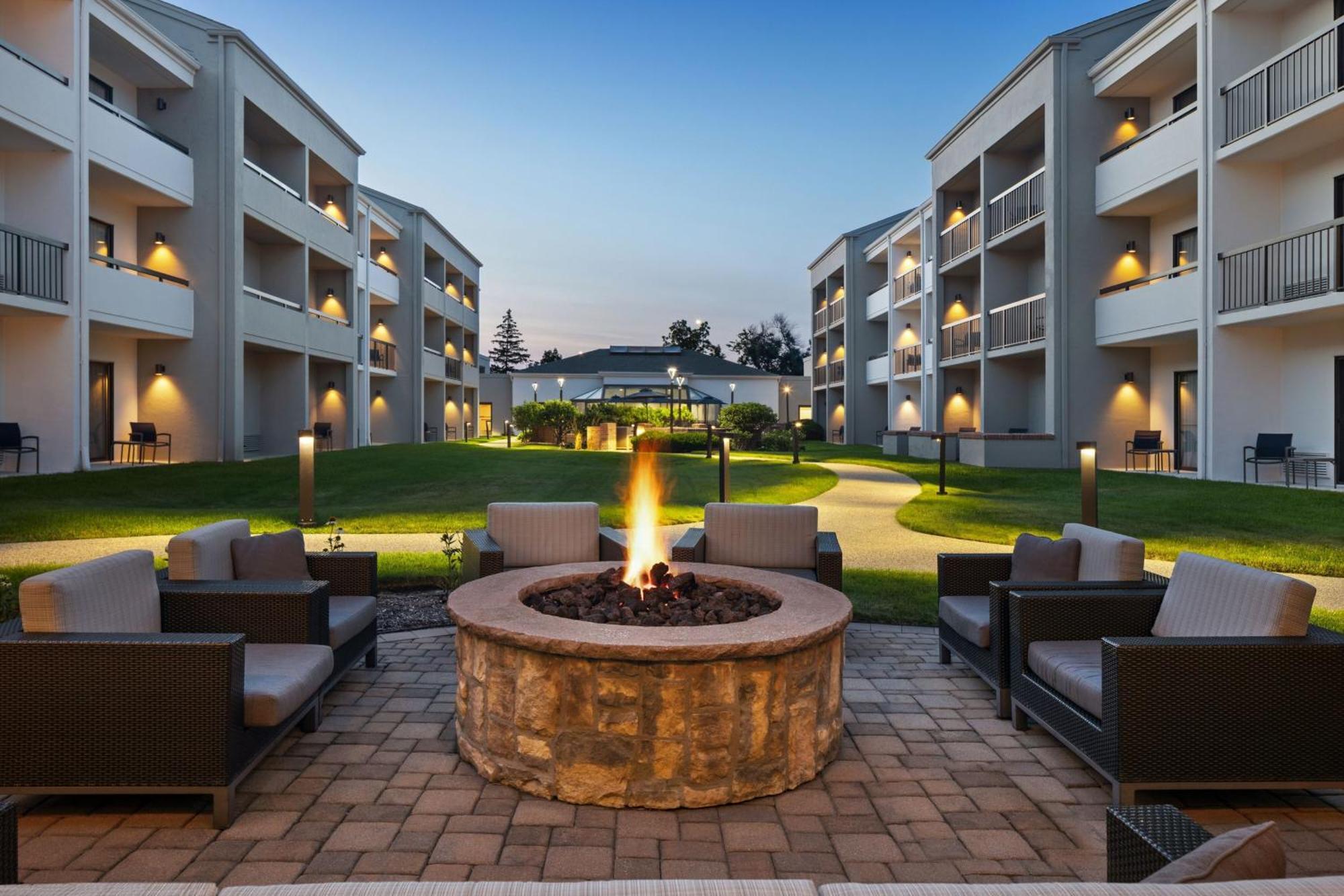 Courtyard By Marriott Chicago Waukegan / Gurnee Exterior foto