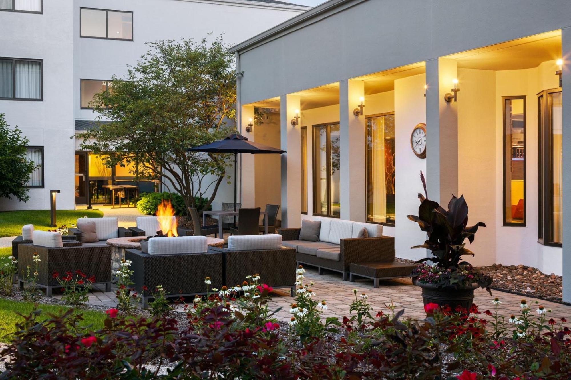 Courtyard By Marriott Chicago Waukegan / Gurnee Exterior foto