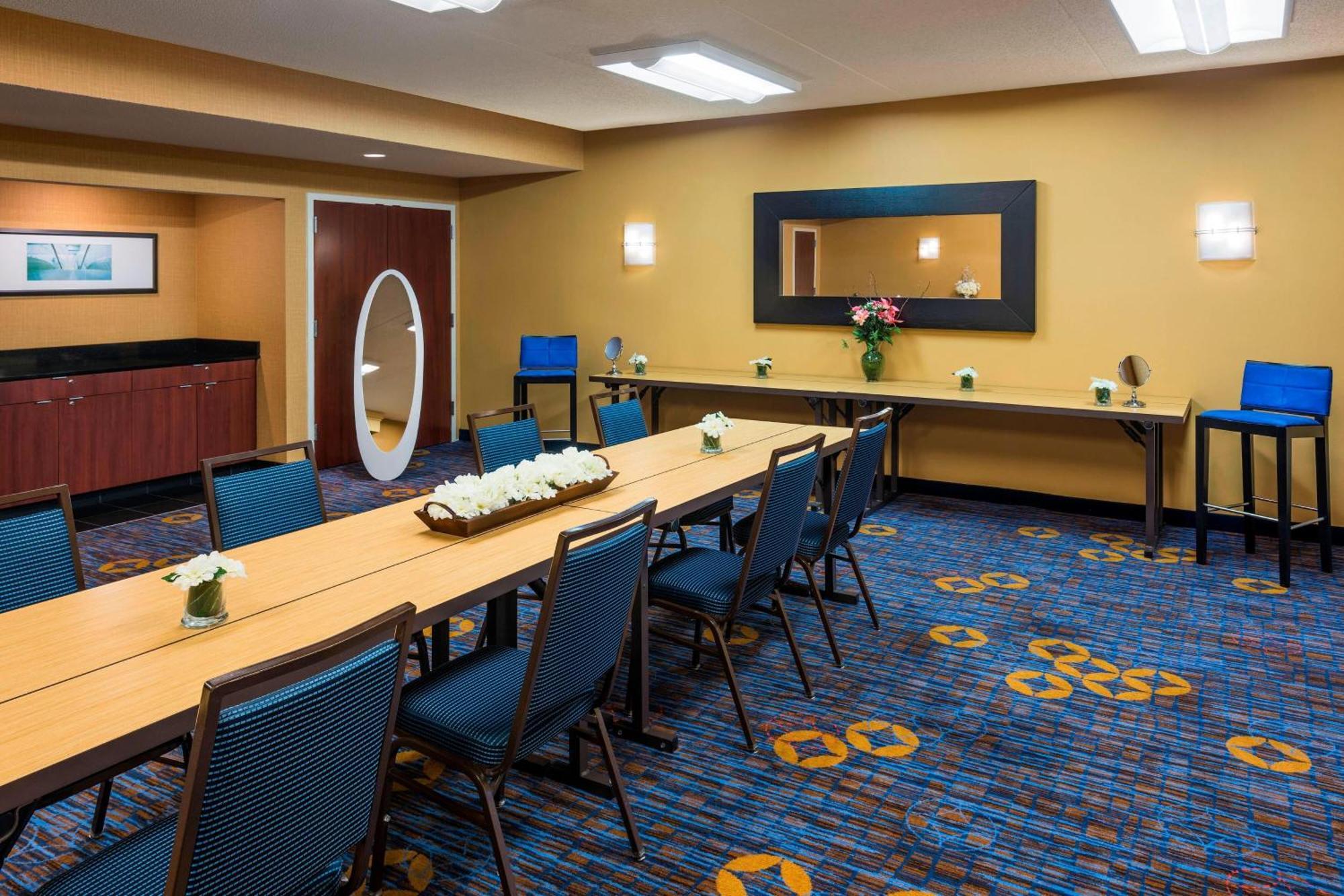 Courtyard By Marriott Chicago Waukegan / Gurnee Exterior foto